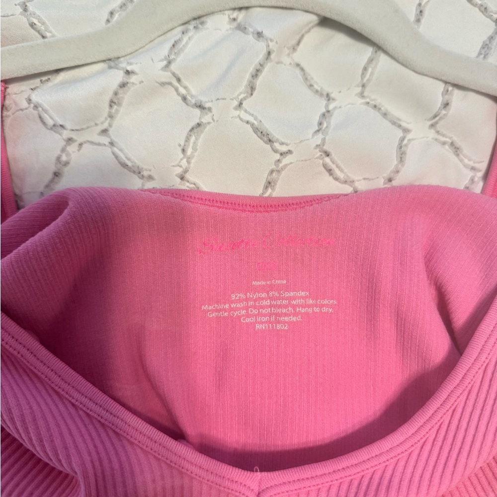 Hot Pink Ribbed Crop Tank Top - Picture 3 of 4